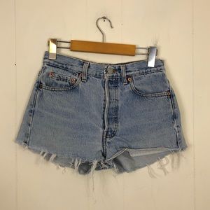 Vintage Levi’s 501 Button Fly Cut Off Frayed Shorts Sz 27
